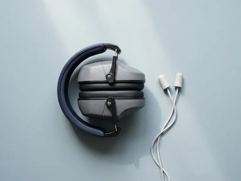 Cuffie antirumore e inserti auricolari con cordino